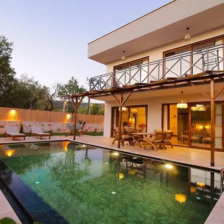 Comfortable 3-bedroom With Pool And Garden 빌라 *