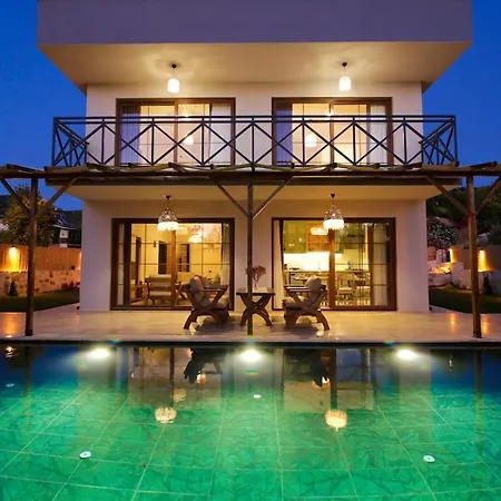빌라 Comfortable 3-bedroom With Pool And Garden 카스