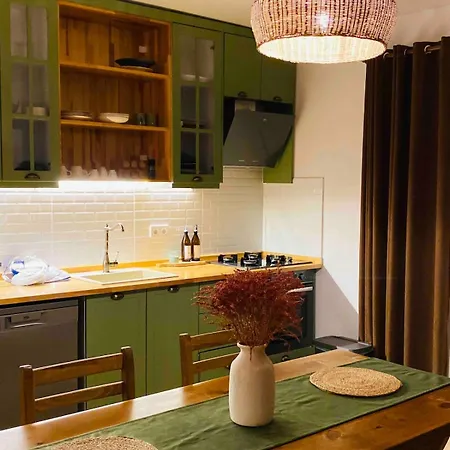 וילה Comfortable 3-bedroom With Pool And Garden *